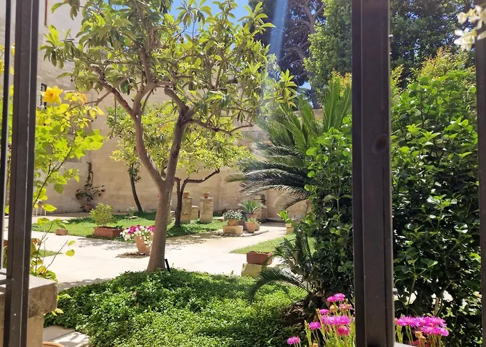 Al Centro Di Le Due Rose-con Patio Privato Apartament *