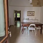 Al Centro Di Le Due Rose-con Patio Privato شقة *