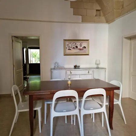 Al Centro Di Le Due Rose-con Patio Privato 아파트 레체
