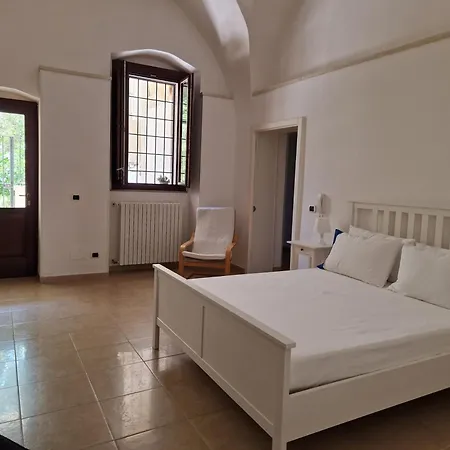 Al Centro Di Le Due Rose-con Patio Privato 아파트