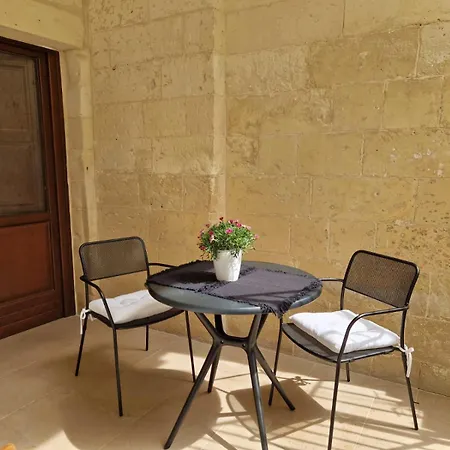 Al Centro Di Le Due Rose-con Patio Privato Apartment Lecce