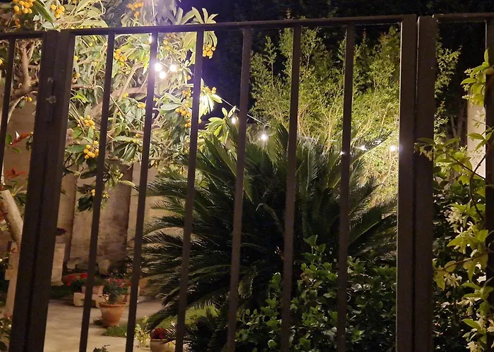 Al Centro Di Le Due Rose-con Patio Privato Apartment Lecce